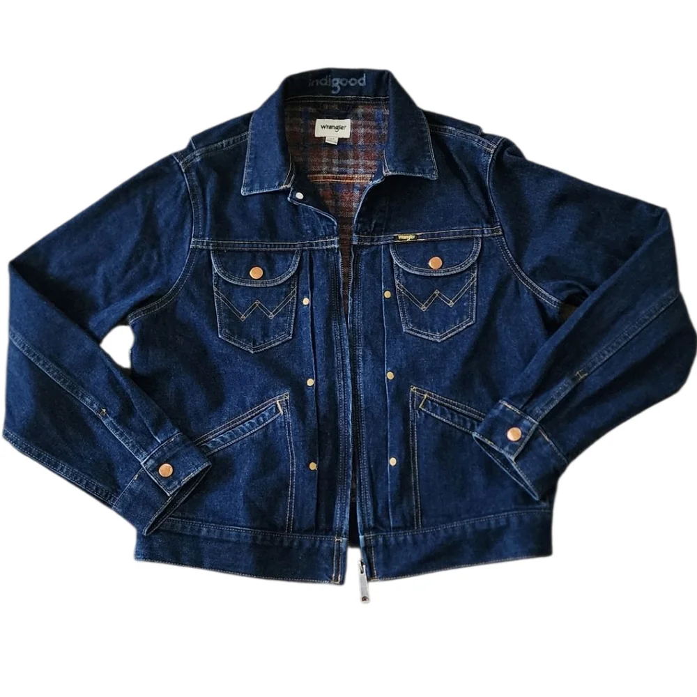 WRANGLER WOMEN'S FLANNEL LINED MEDIUM WASH PLEATED DENIM JACKET - Picture 1 of 7
